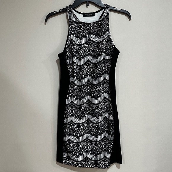 Semi Formal Lace Dress Size M - Picture 6 of 8